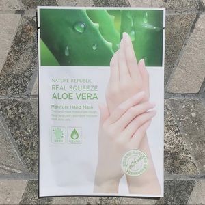 Nature Republic Real Squeeze Aloe Vera Hand Mask